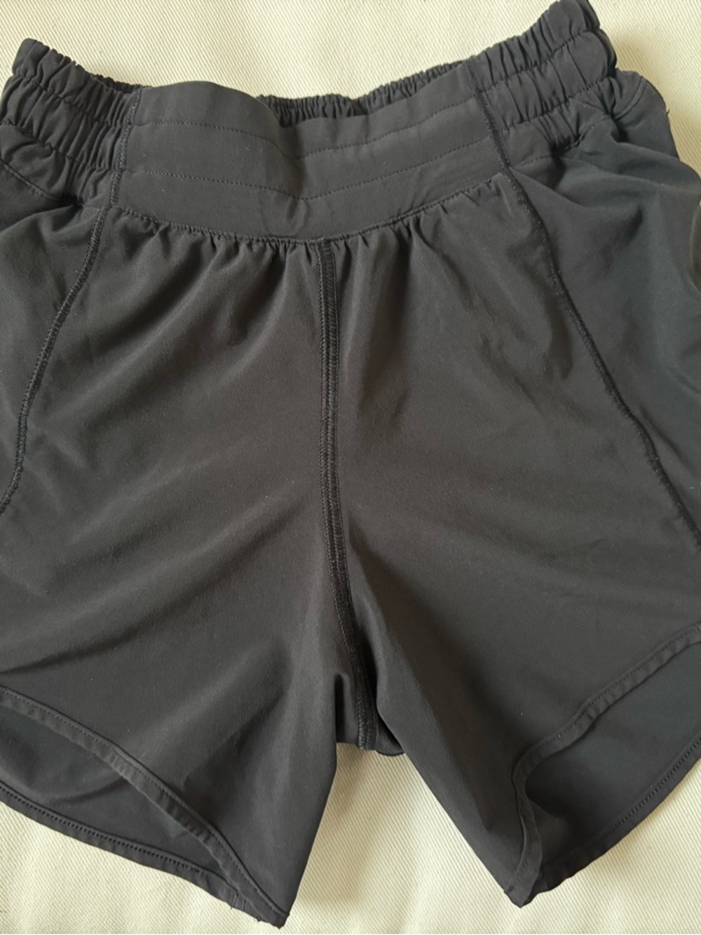 Lululemon black hotty hot shorts, size 2, 4” inseam